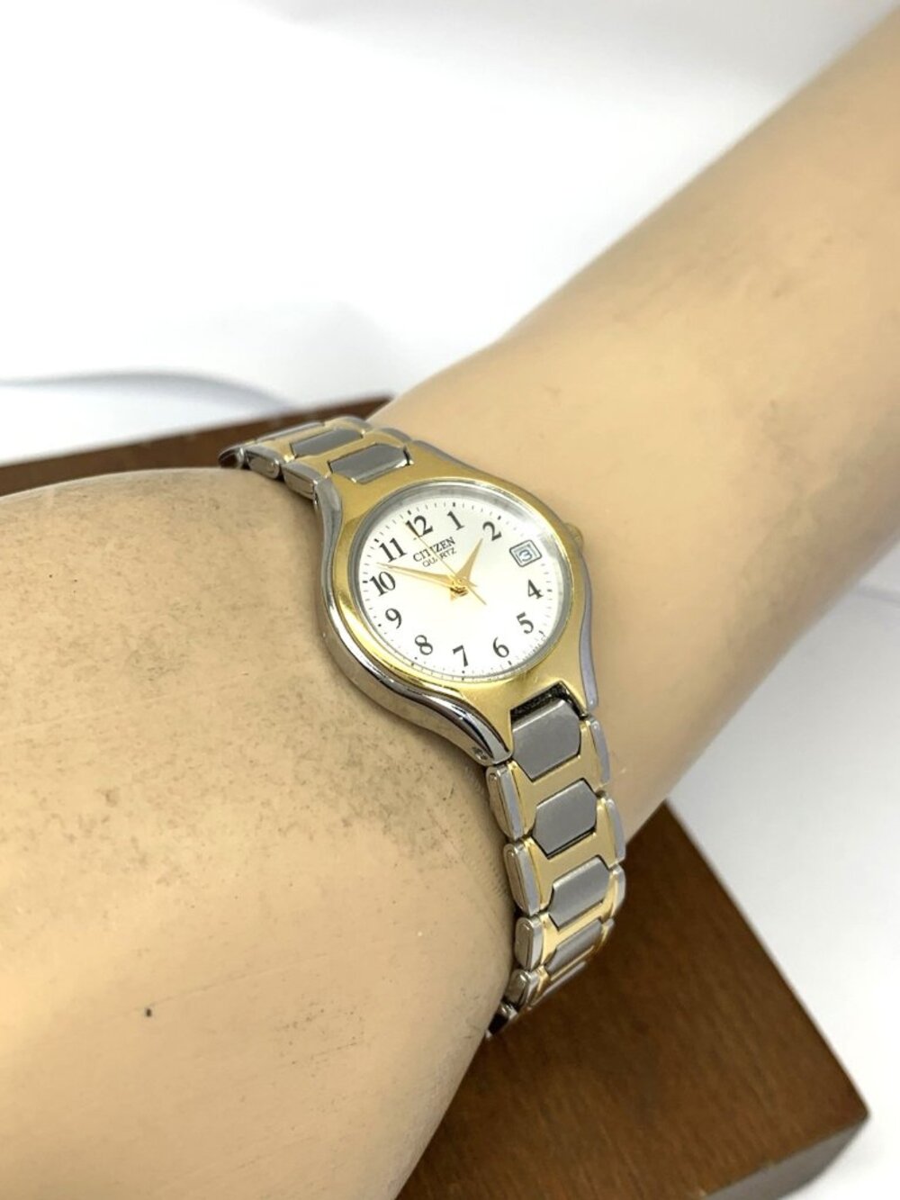 Citizen Womens Watch EU2254-51A Quartz Silver Dial Two Tone Stainless Steel 23mm - Picture 6 of 14